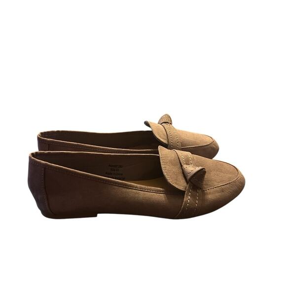 Journee Collection Marci Slip On Knot Accent Loafer NEW Size 8.5 Taupe - Picture 1 of 10